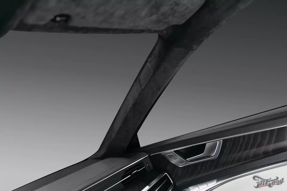 Перетянули потолок Audi A6 в алькантару и окрасили потолочный пластик в черный цвет